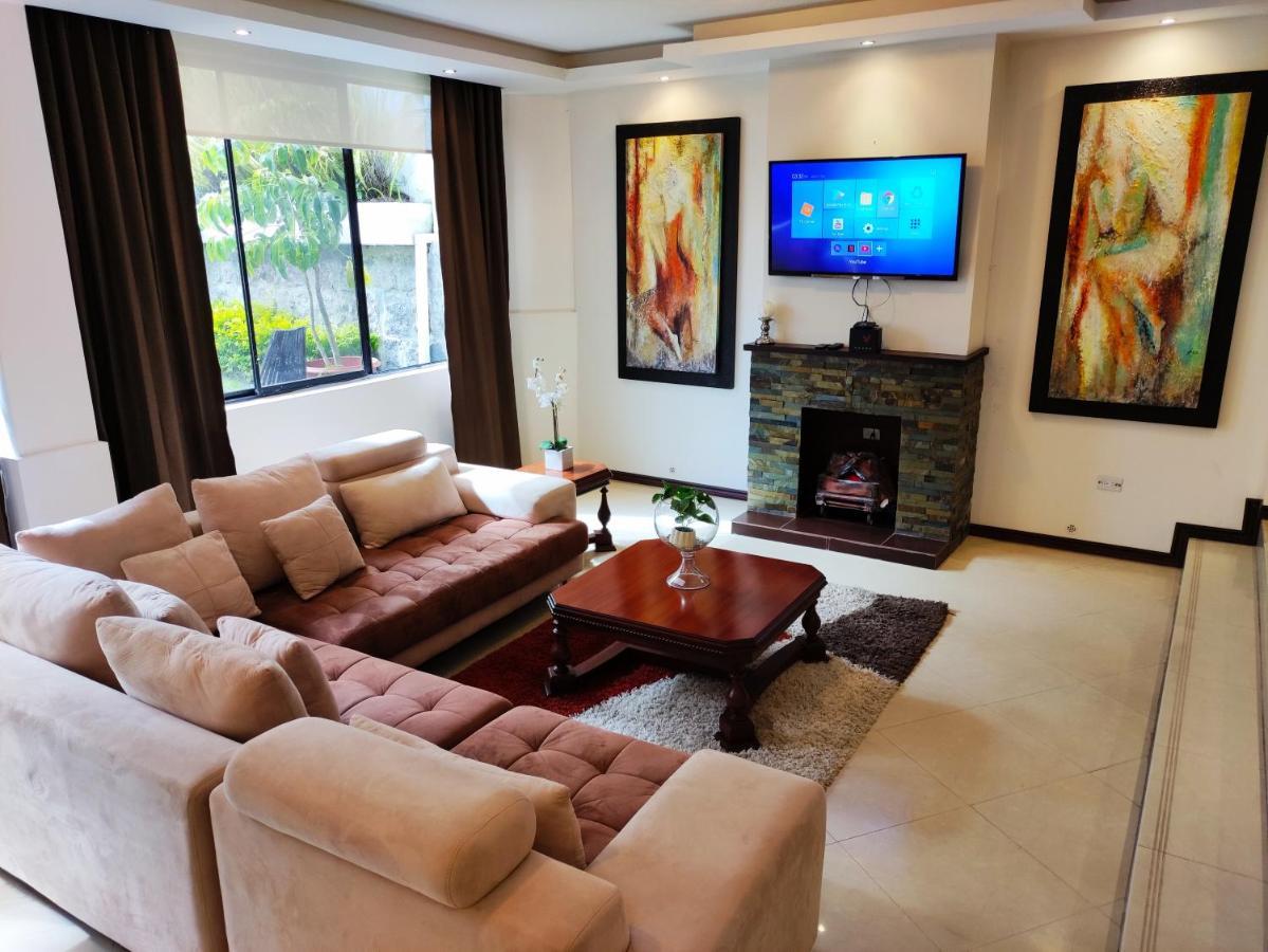 Hospedaje En Quito Norte, Apartamento & Suite Independientes Экстерьер фото