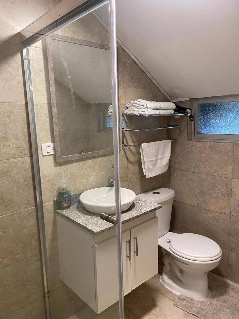 Hospedaje En Quito Norte, Apartamento & Suite Independientes Экстерьер фото